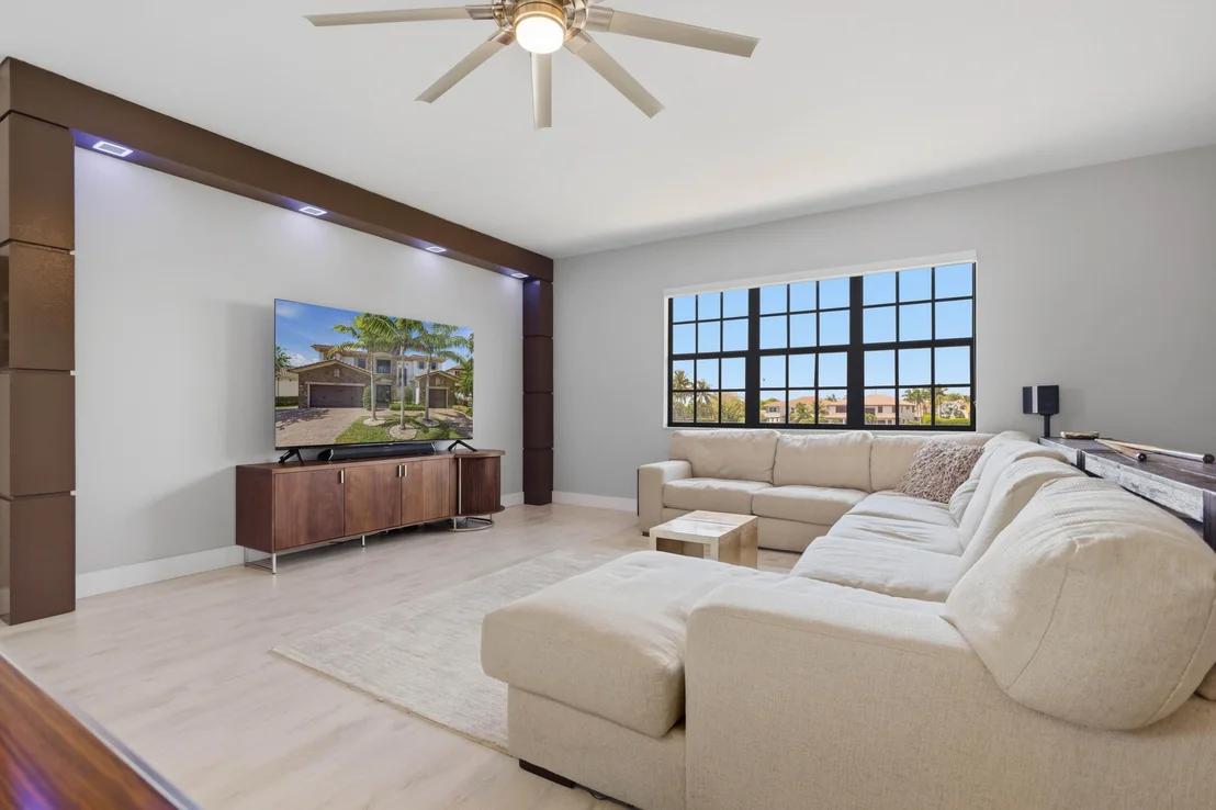 Photo of 10271 Peninsula Place