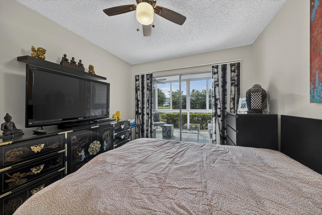 Photo of Unit D1 at 1904 BERMUDA Circle