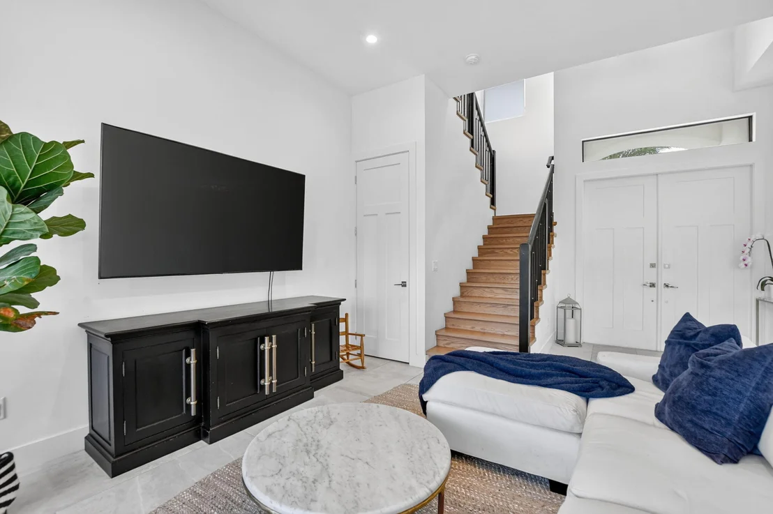 Photo of 512 Lake Drive