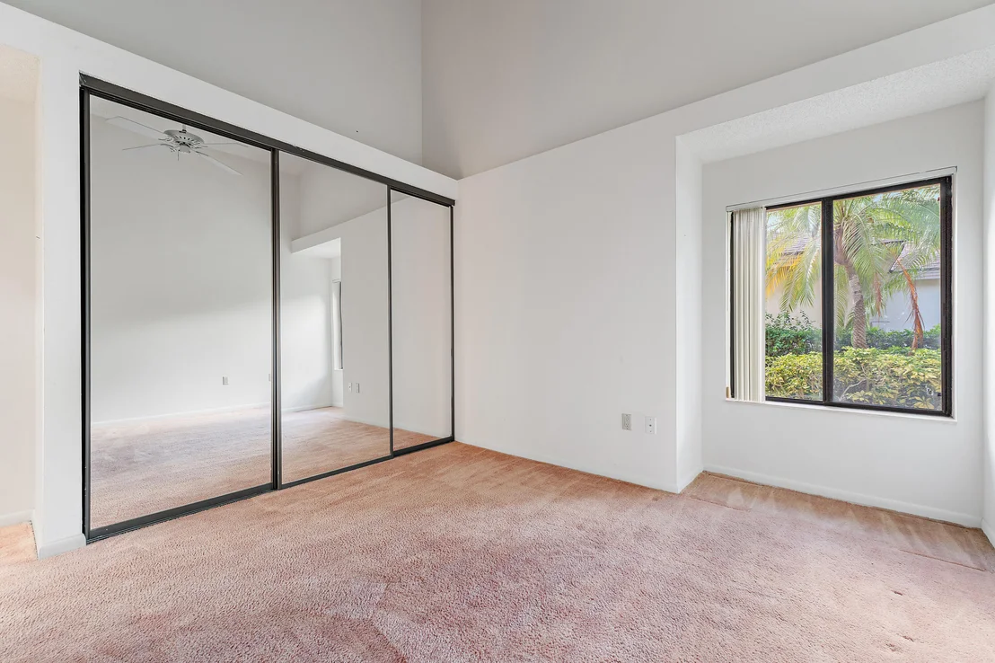 Photo of 348 River Edge Road