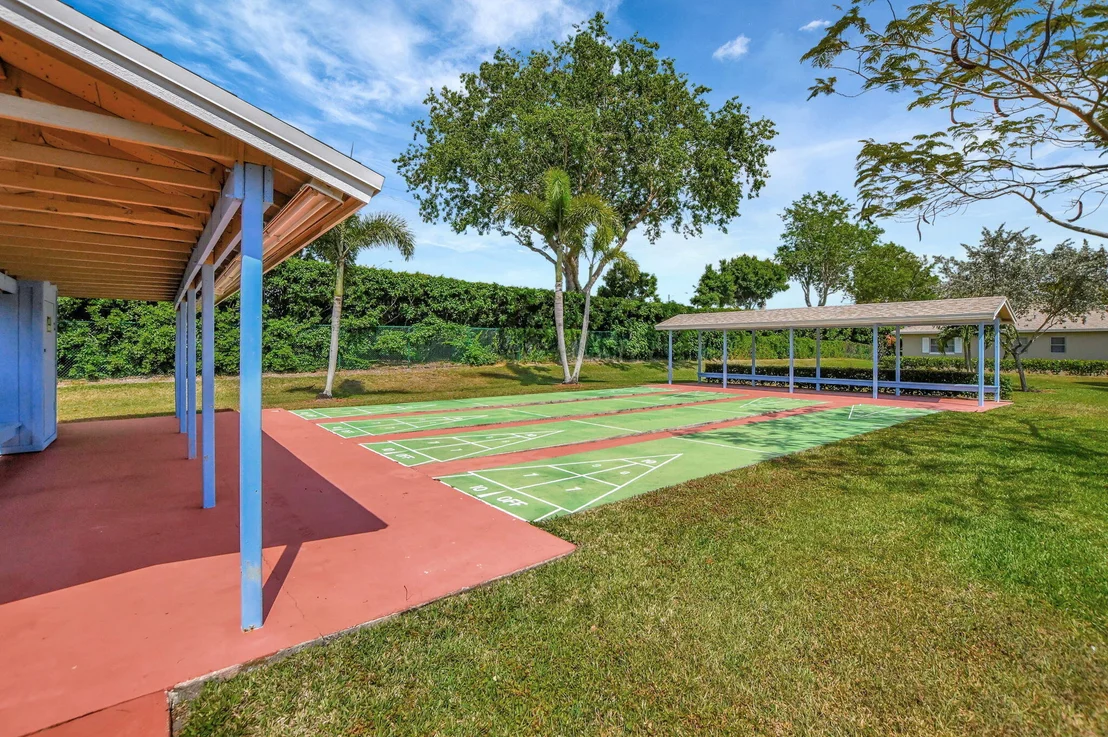 Photo of 8081 Springtree Road