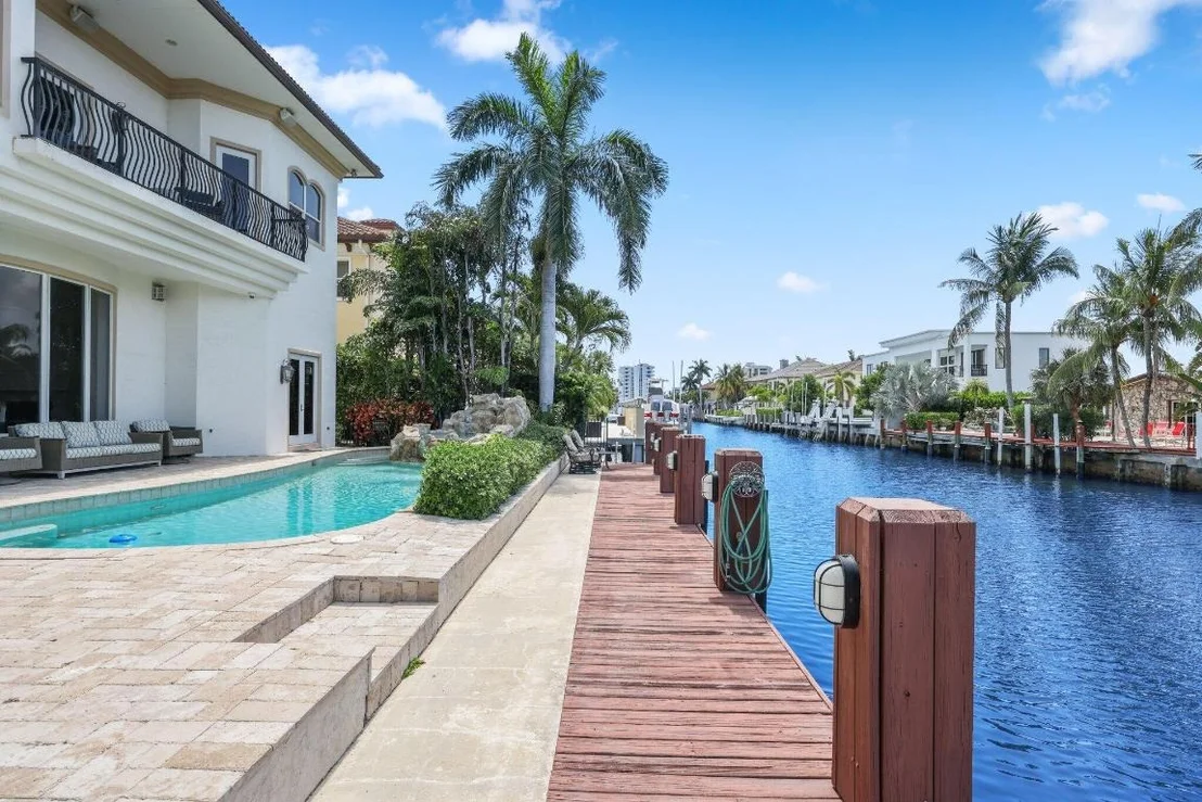 Photo of 932 Banyan Drive