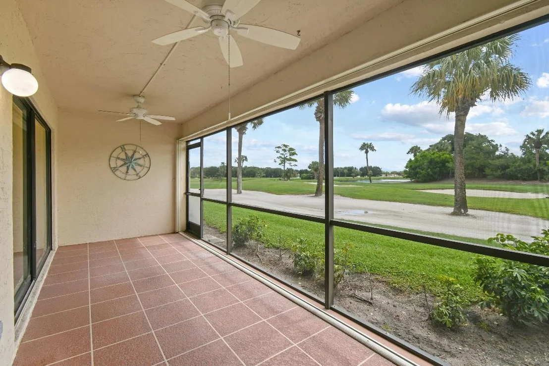 Photo of Unit B at 1001 Pinecrest Circle