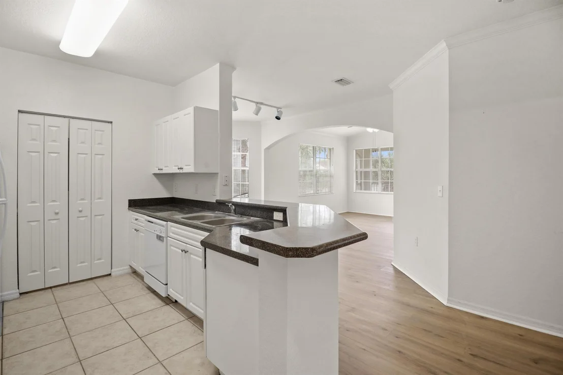 Photo of 272 SE Kitching Circle