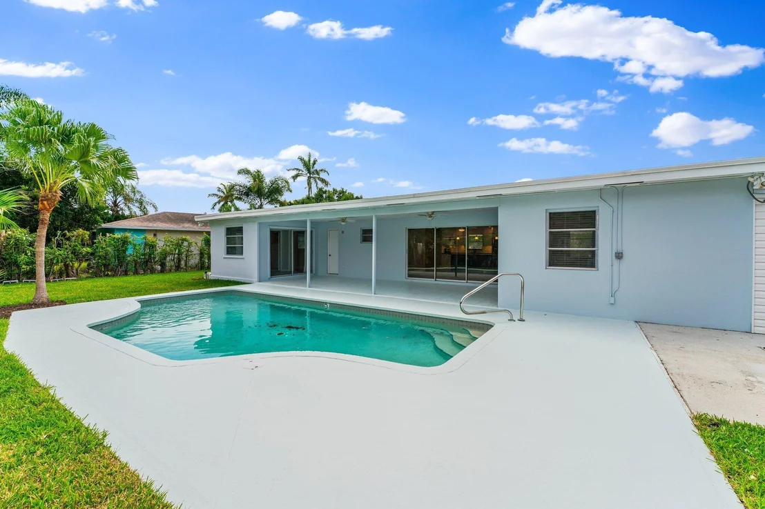 Photo of 538 Dover Road N