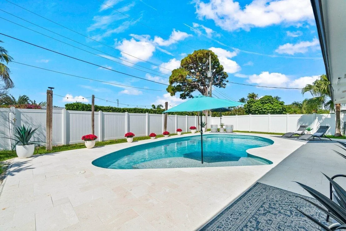 Photo of 812 Chapel Hill Boulevard
