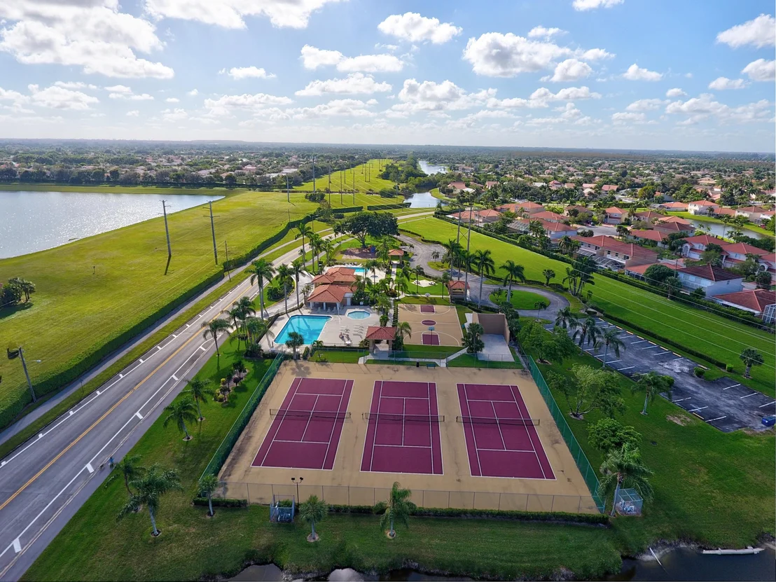 Photo of 11061 Lakeaire Circle