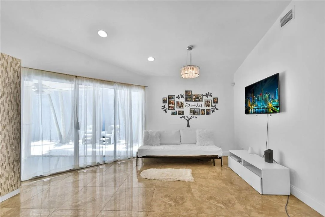 Photo of 1451 Garden Road