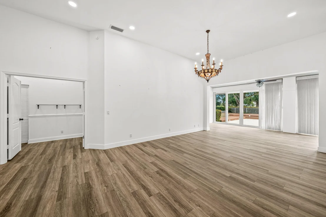 Photo of 230 Eagleton Estate Boulevard