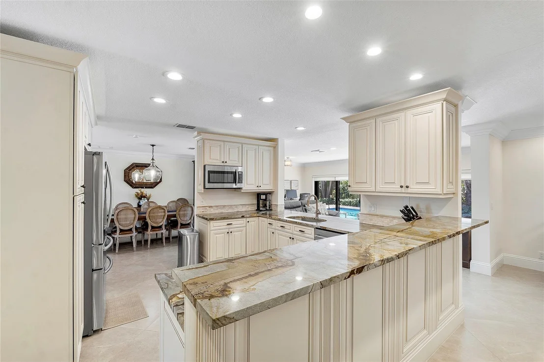 Photo of 2500 NE 46th Street