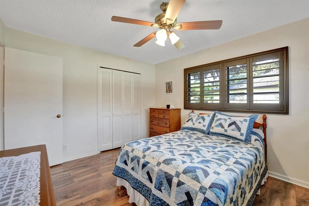 Photo of Unit B at 4761 Greentree Crescent