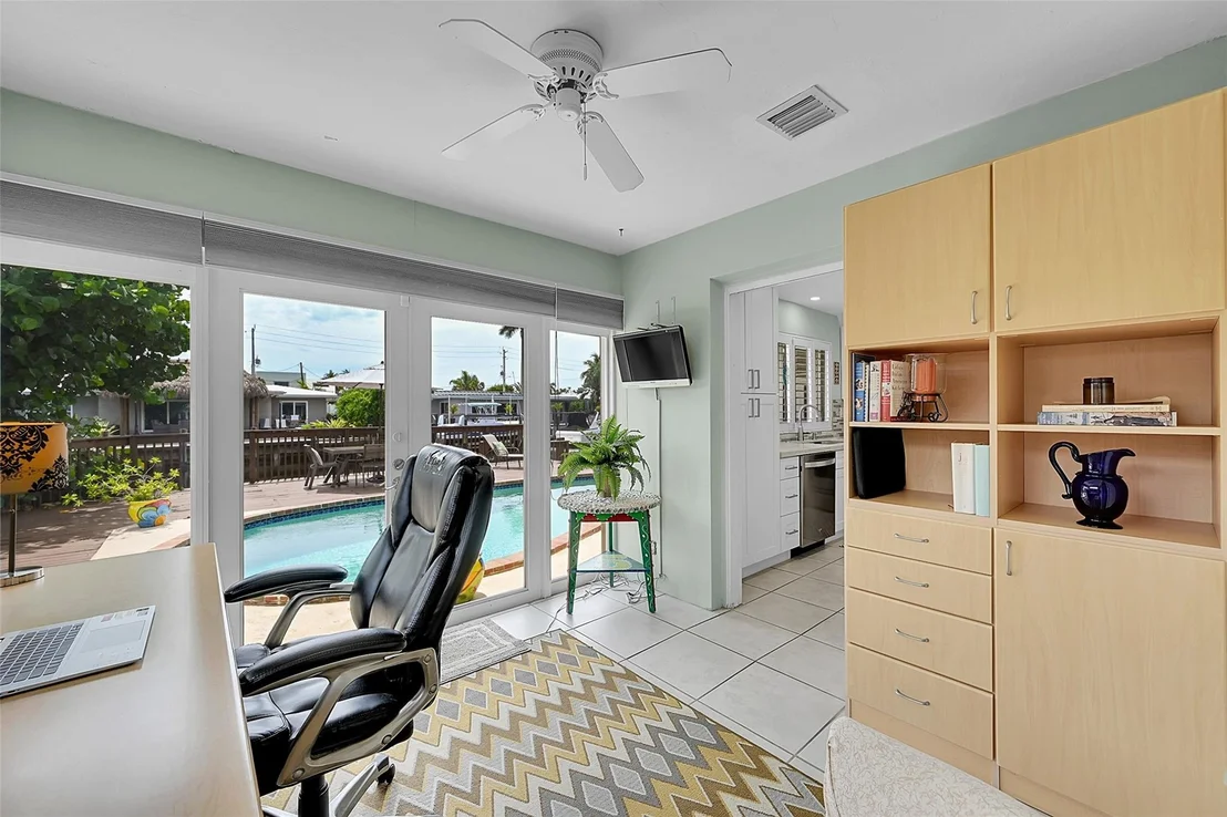 Photo of 920 SE 4th Avenue