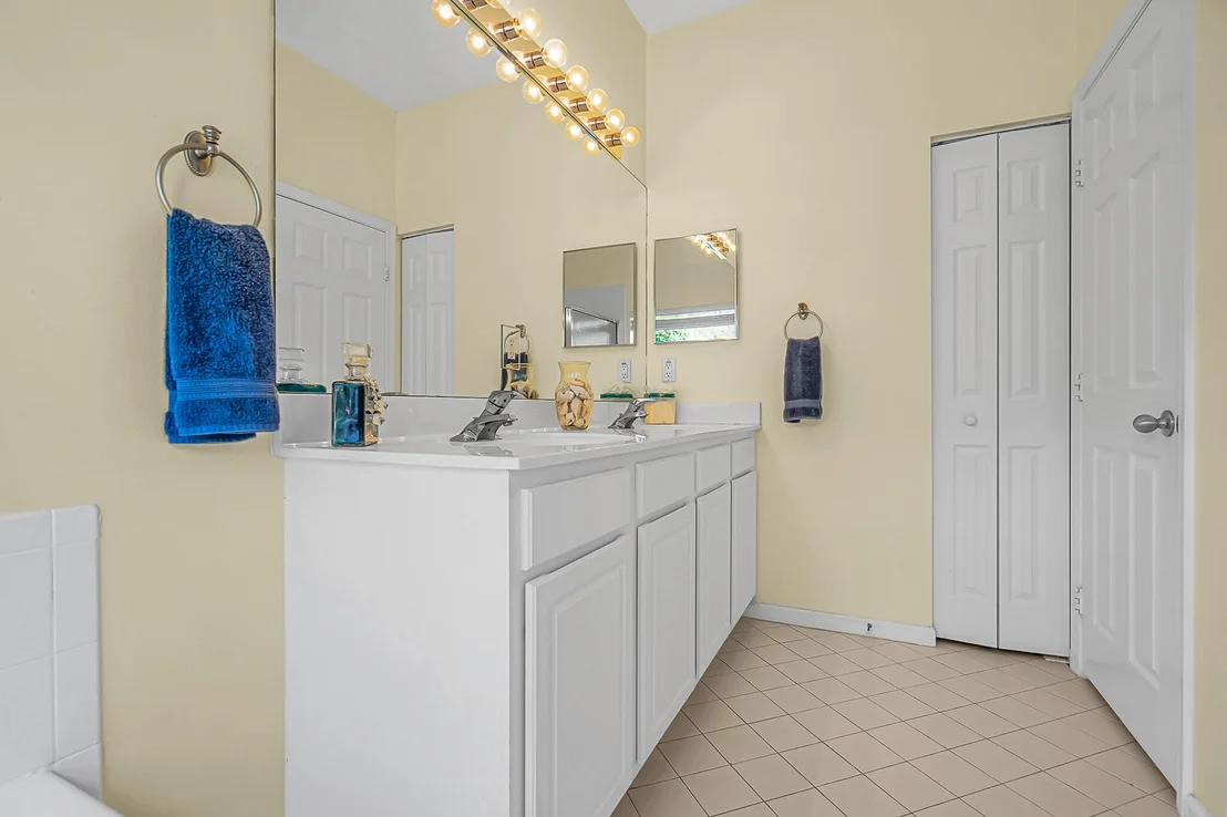 Photo of 2575 San Andros