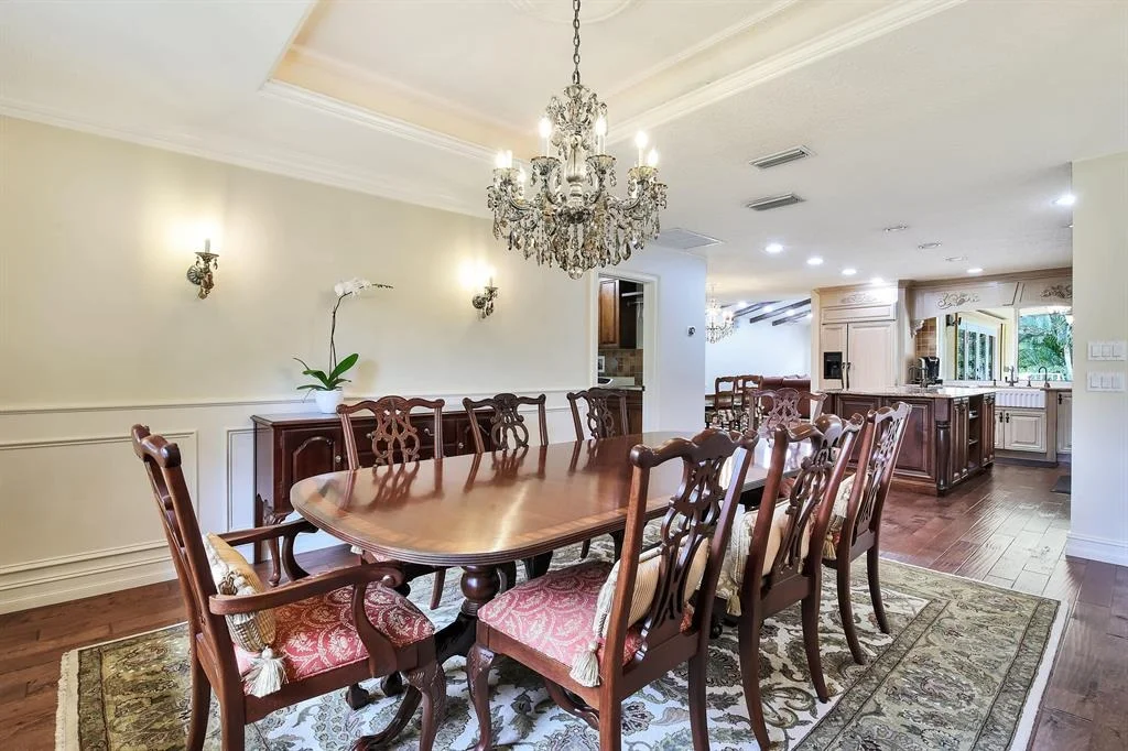 Photo of 4443 Pine Tree Drive