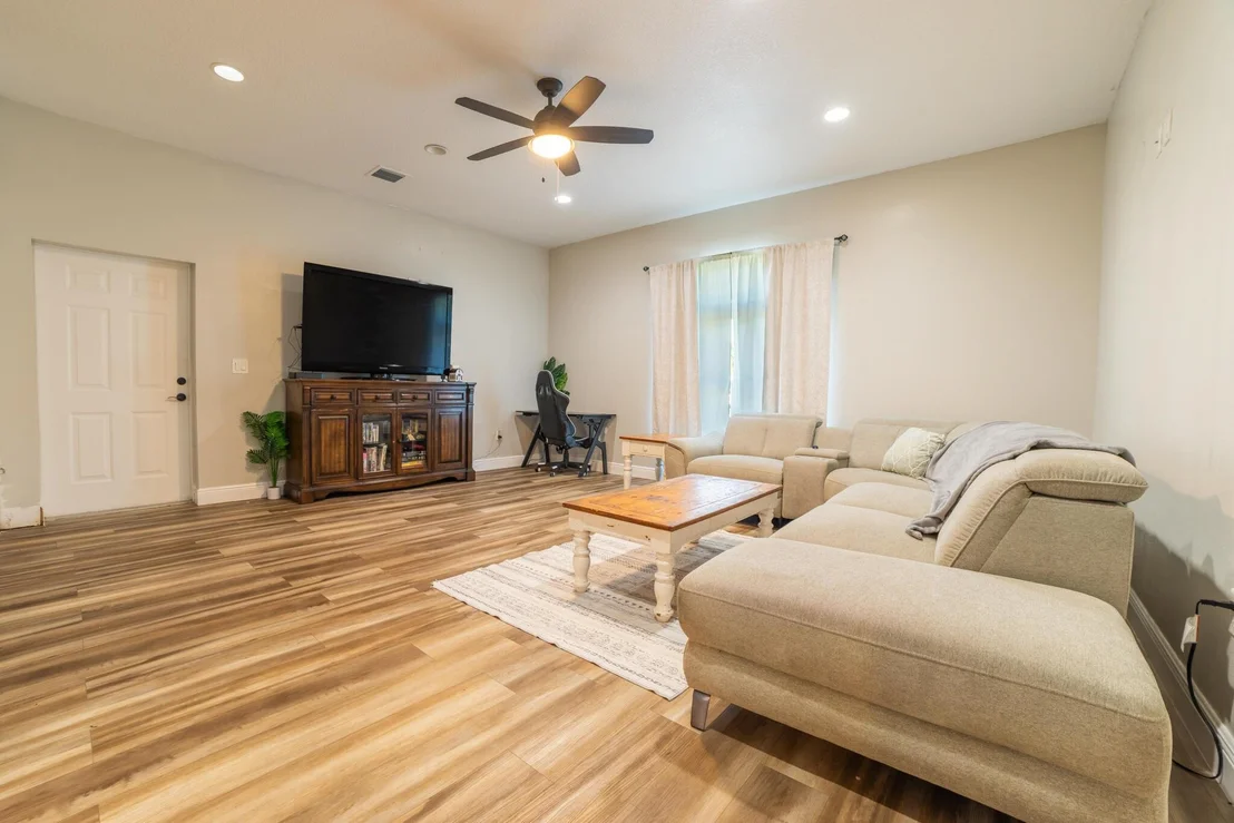 Photo of 1402 SE 12th Drive