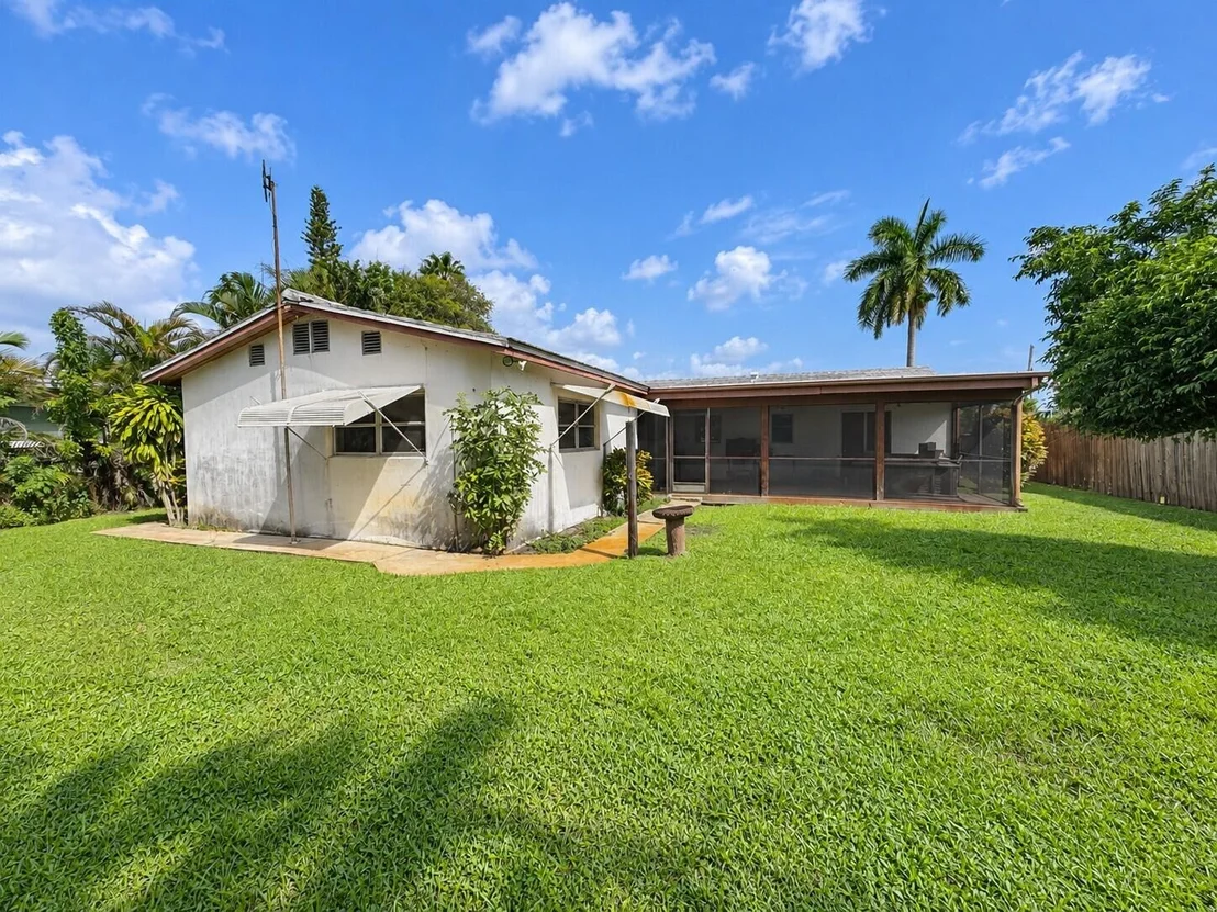 Photo of 110 SE 3rd Avenue
