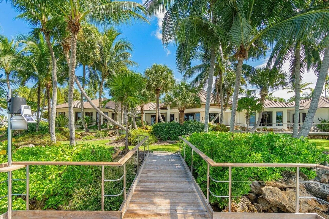 Photo of 6400 SE Inlet Way