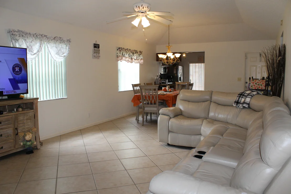 Photo of 606 Maplewood Drive