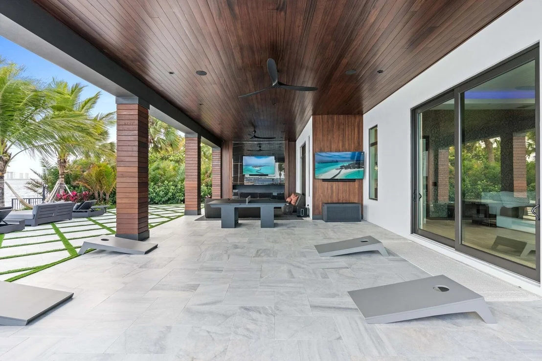 Photo of 712 Lakeside Circle