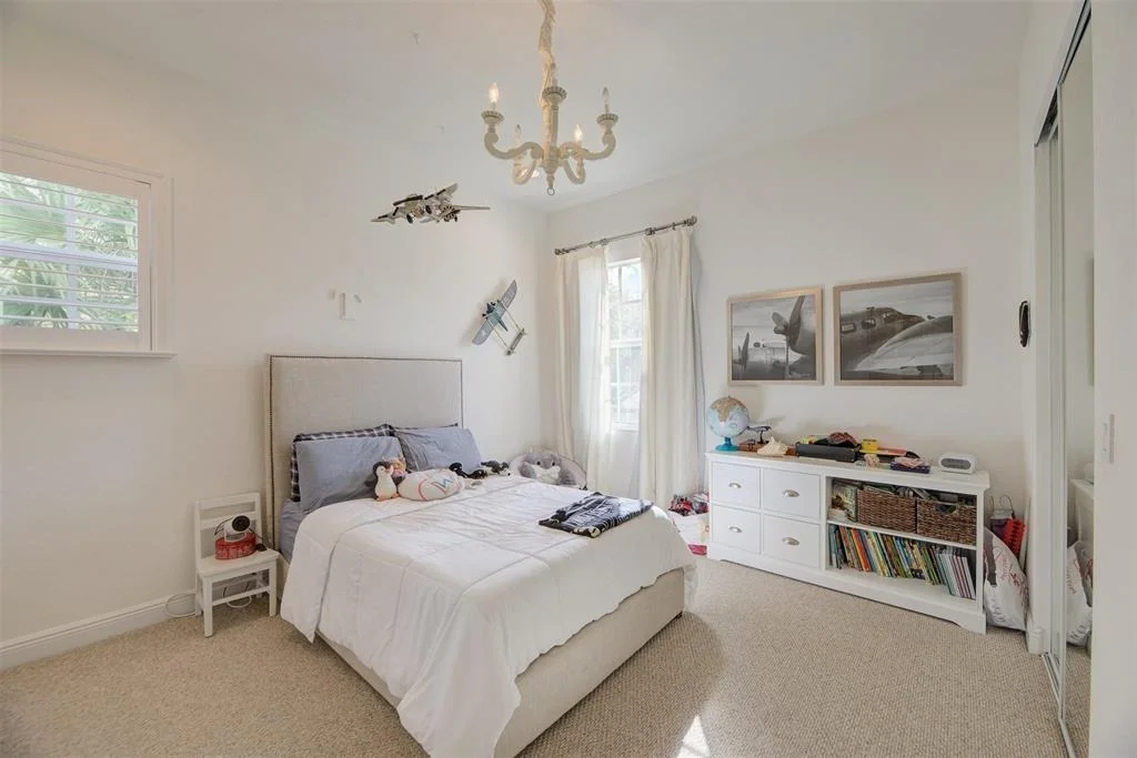 Photo of 4734 Lakeside Terrace
