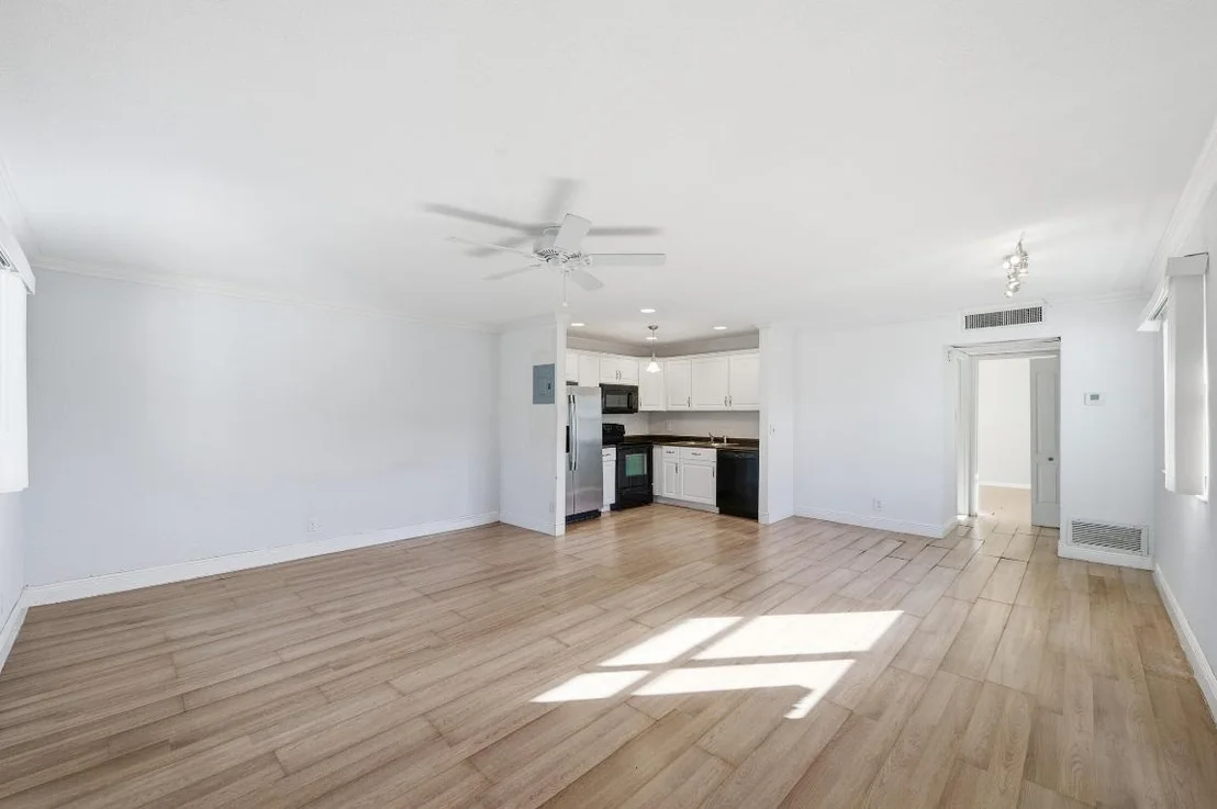 Photo of 710 Monaco O