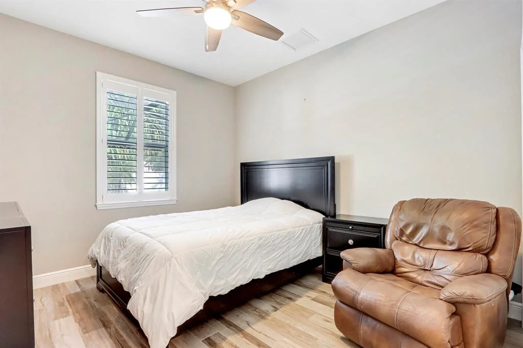 Photo of 17735 Cinquez Park Road W