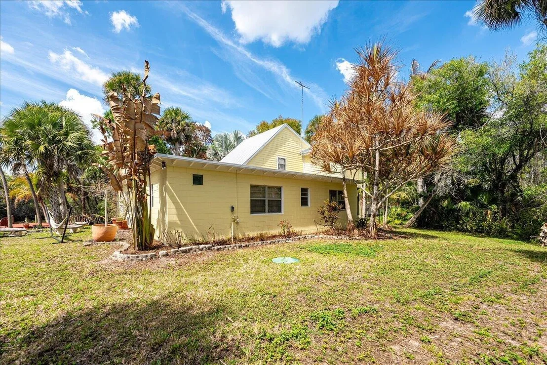 Photo of 6423 Riverland Drive