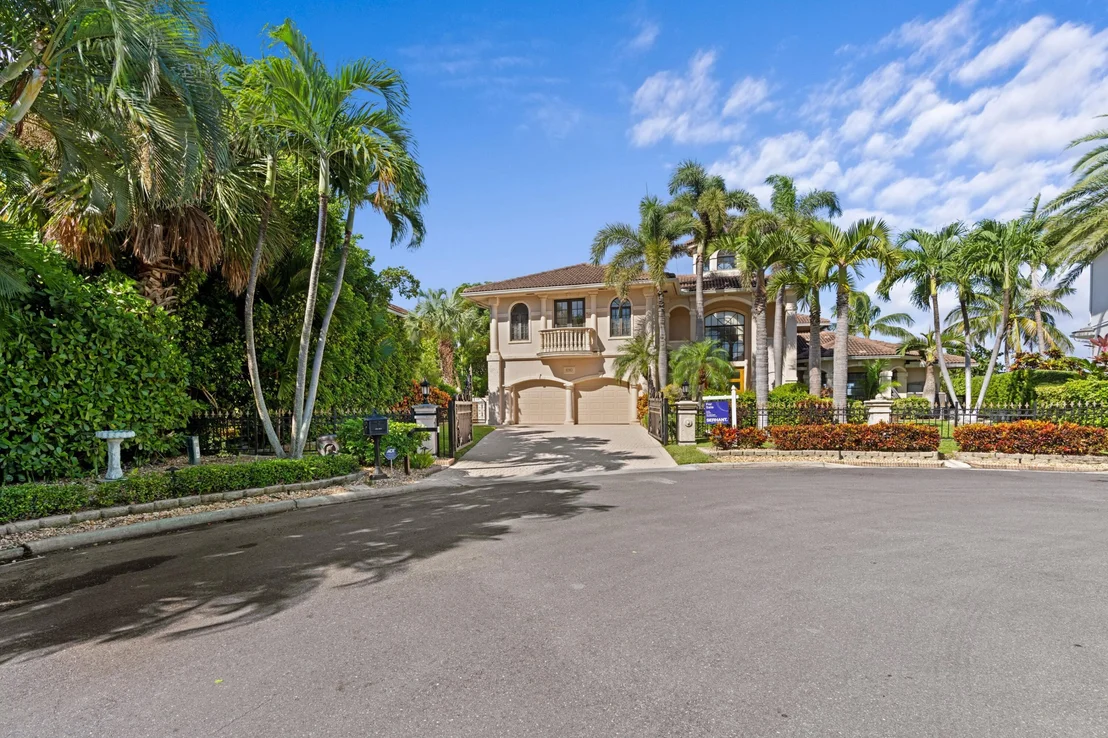 Photo of 1010 Pine Point Road