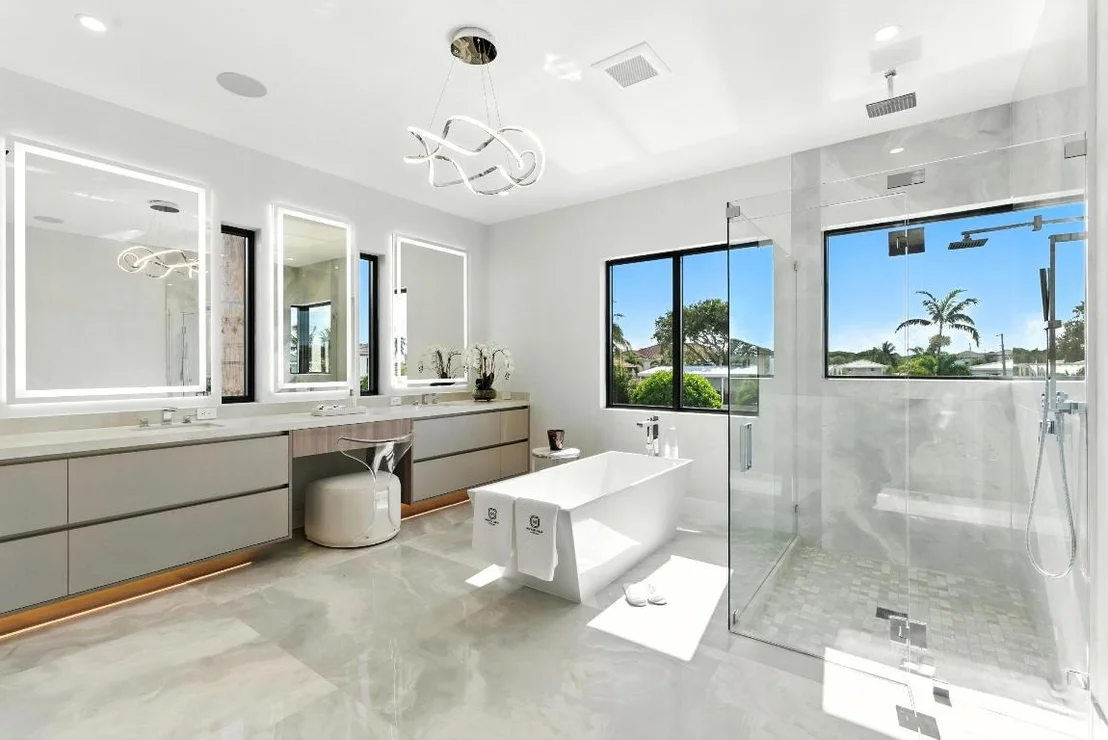 Photo of 700 NE 29th Place