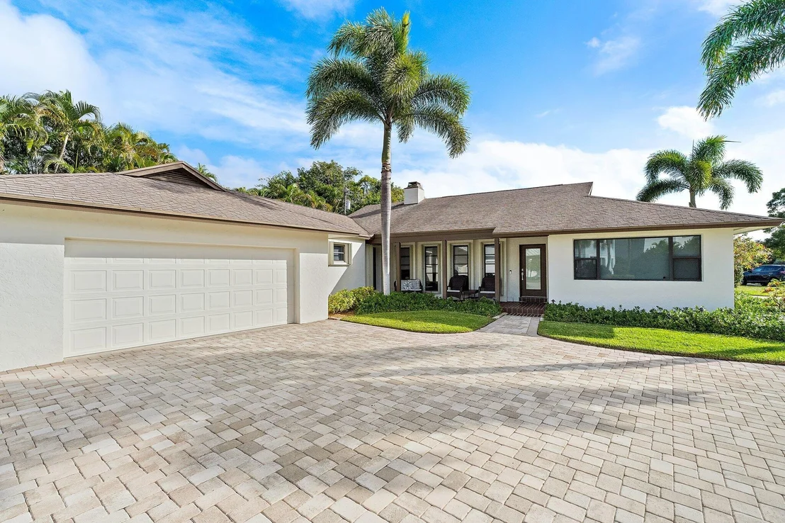 Photo of 348 River Drive