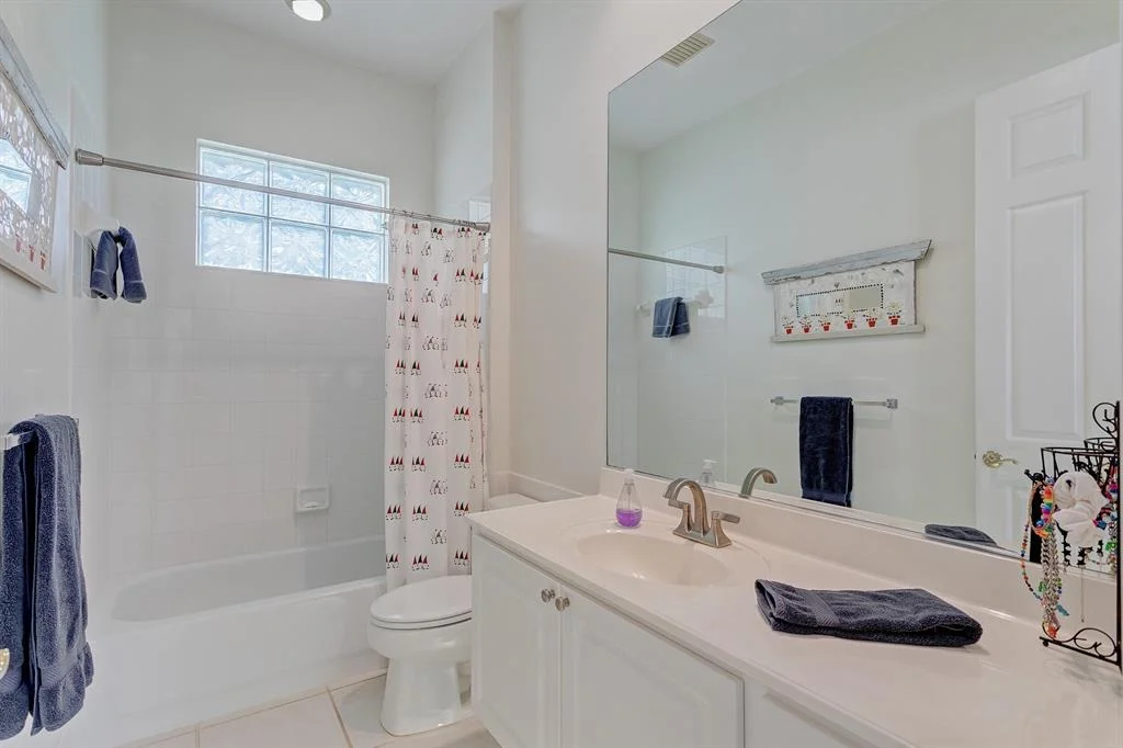 Photo of 180 Paradise Circle