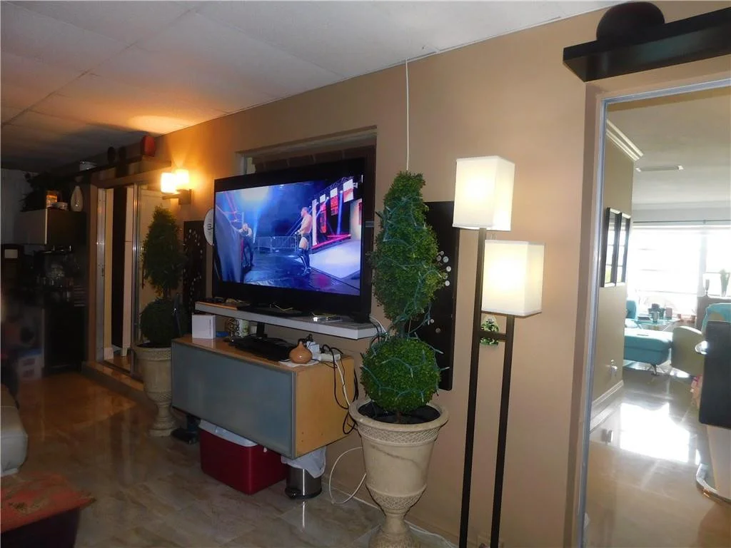 Photo of 6860 Margate Boulevard