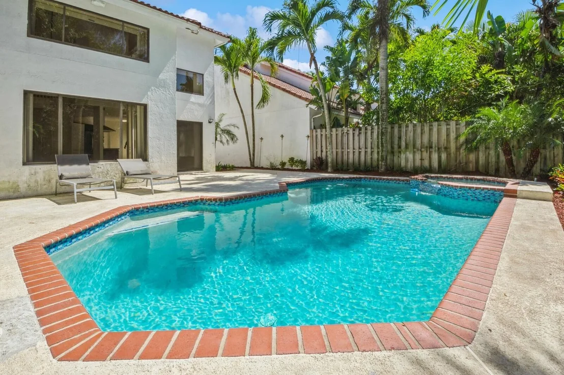 Photo of 5504 FOX HOLLOW Drive