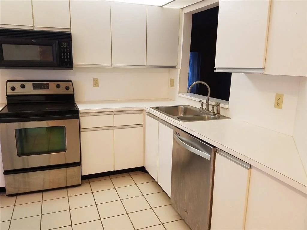 Photo of 3327 W Inverrary Boulevard