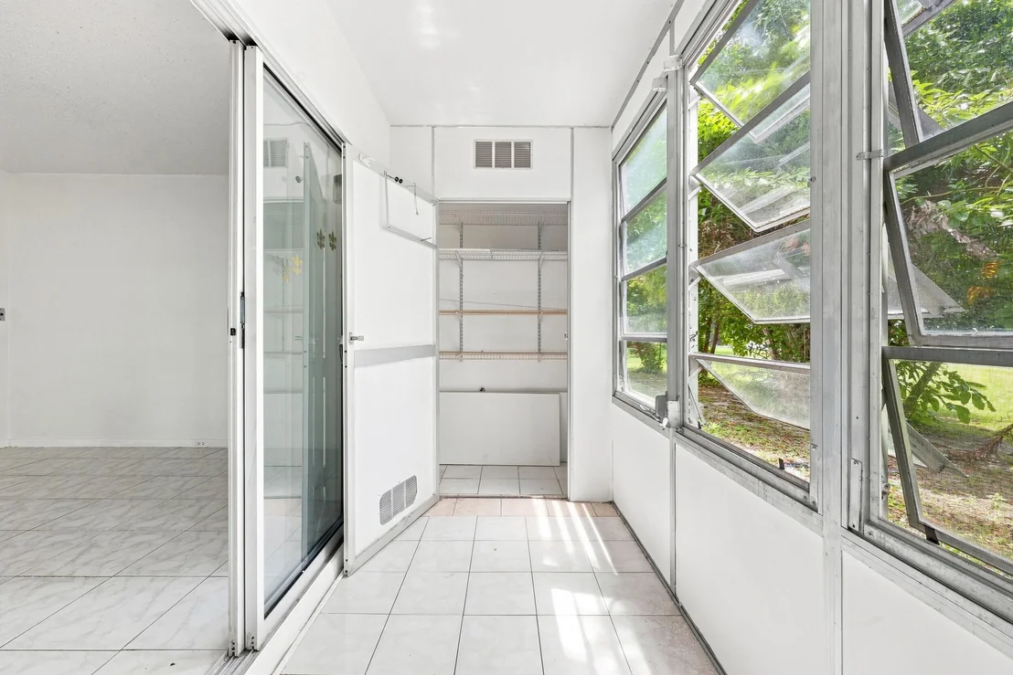 Photo of Unit 310 at 310 OAKRIDGE R Court