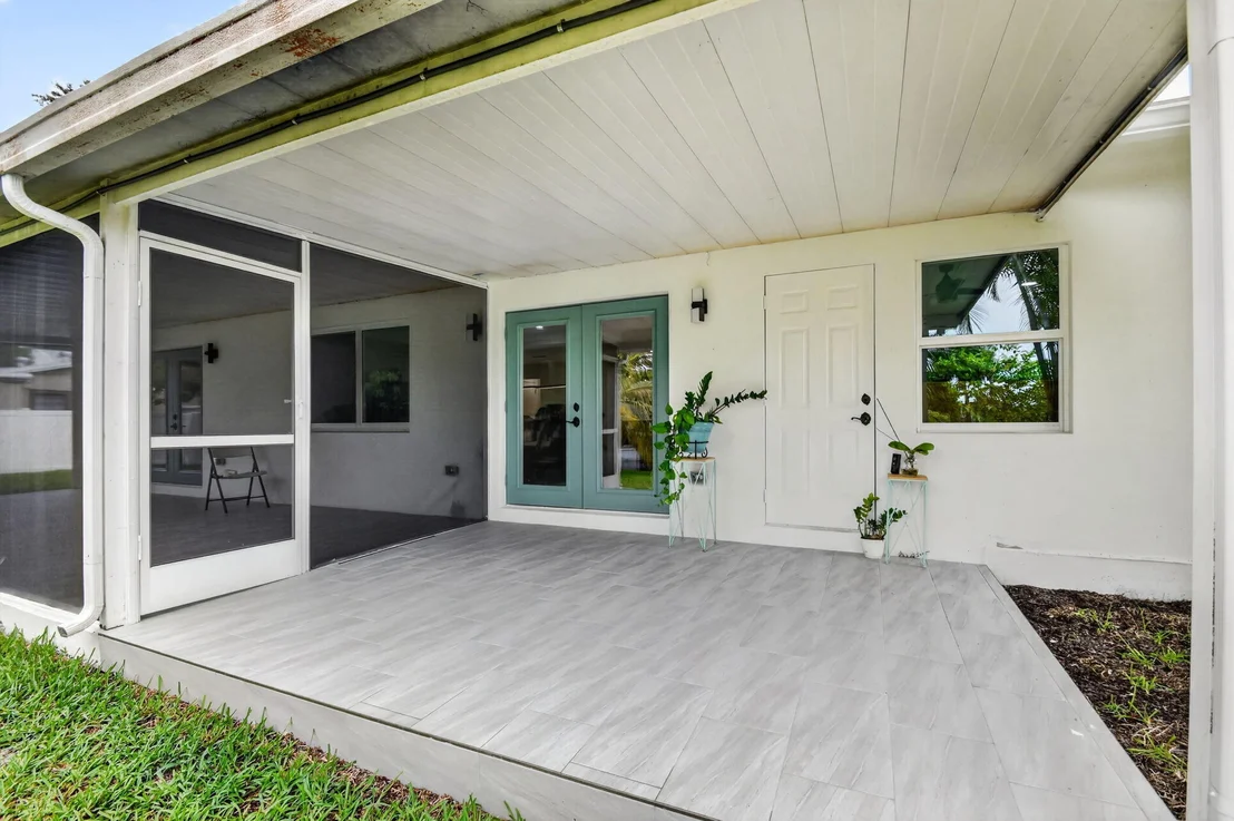 Photo of 2277 Summit Boulevard