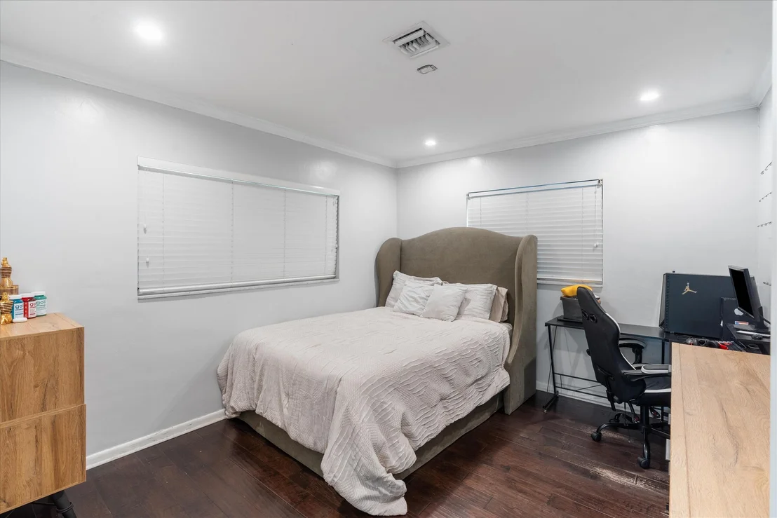 Photo of 1107 SE 14TH Terrace