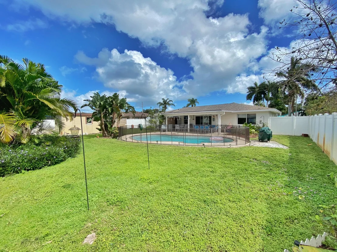 Photo of 421 Davis Road