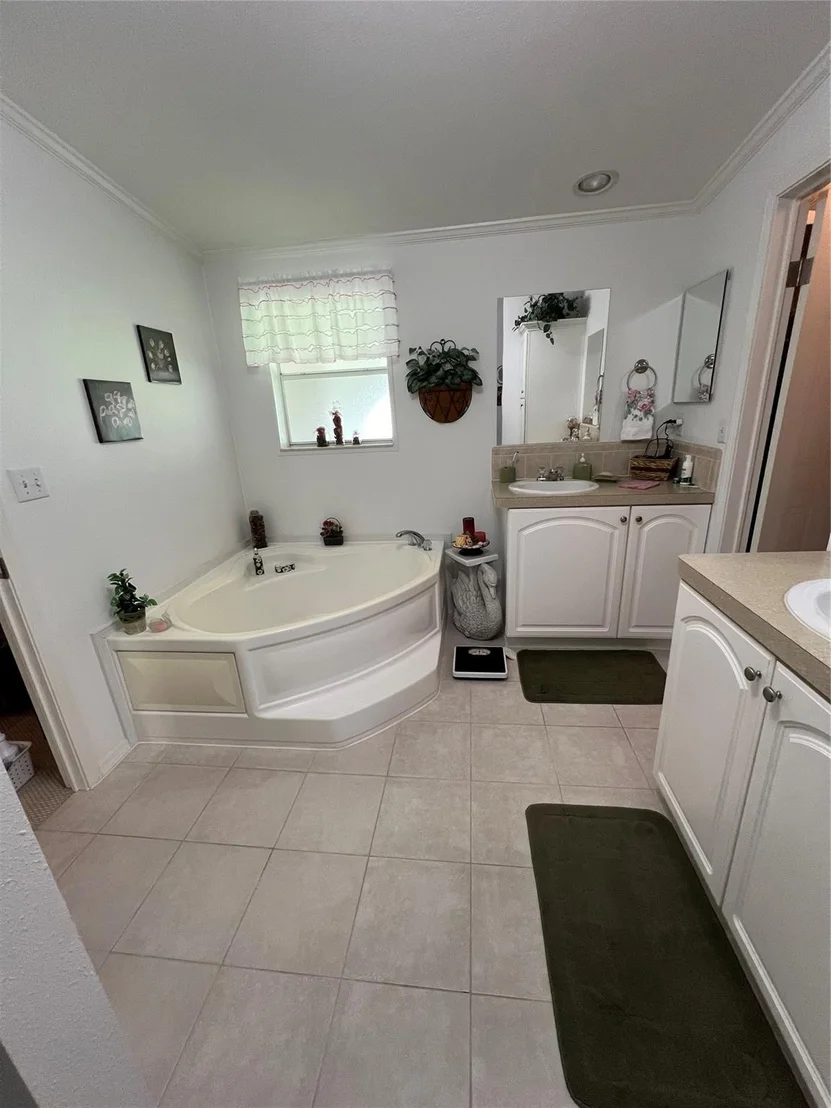 Photo of 4401 SW 10th Way