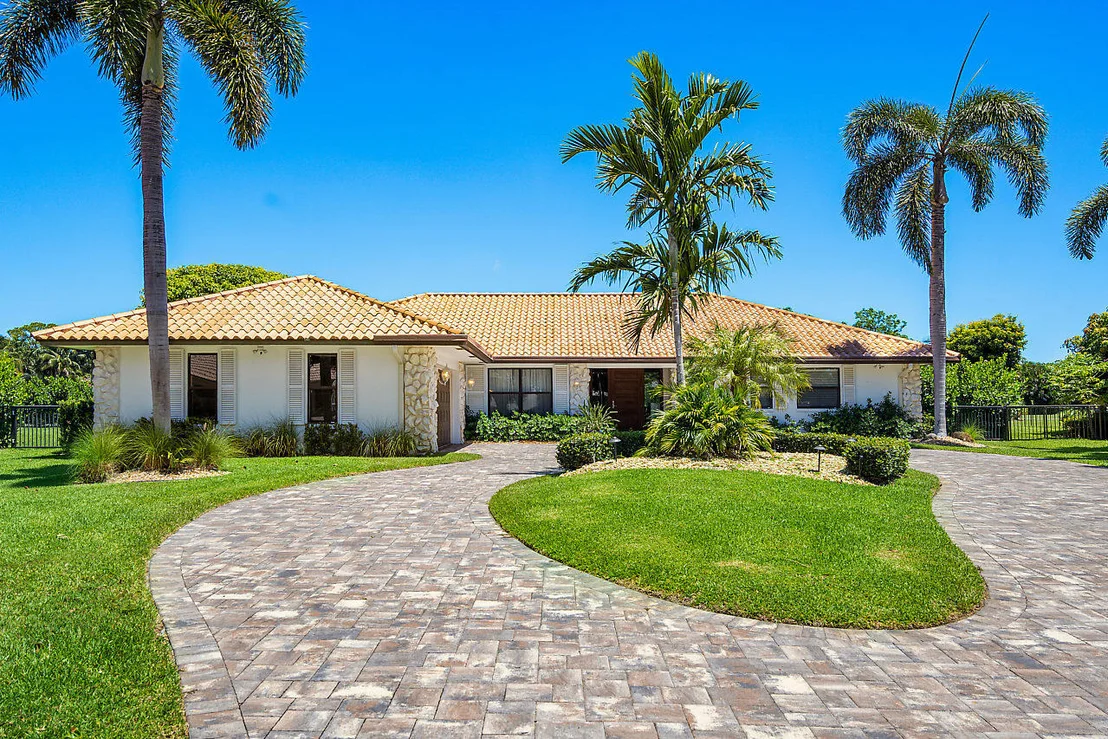 Photo of 350 Glenbrook Drive