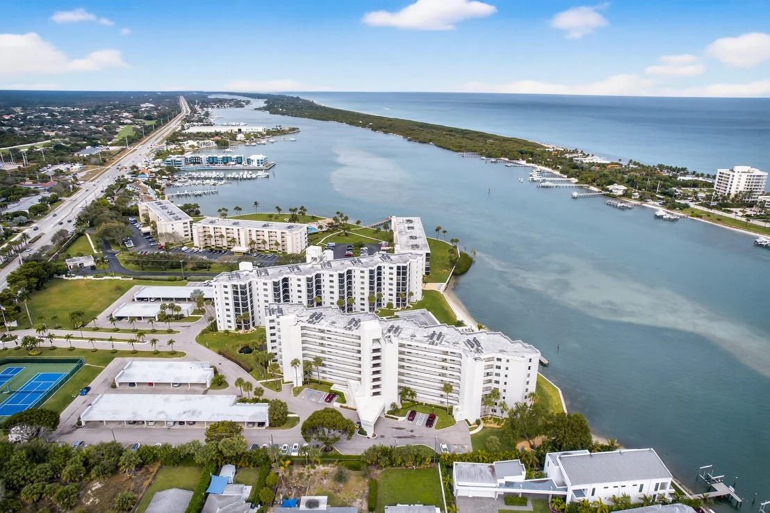 Photo of Unit 607 at 19800 Sandpointe Bay Drive
