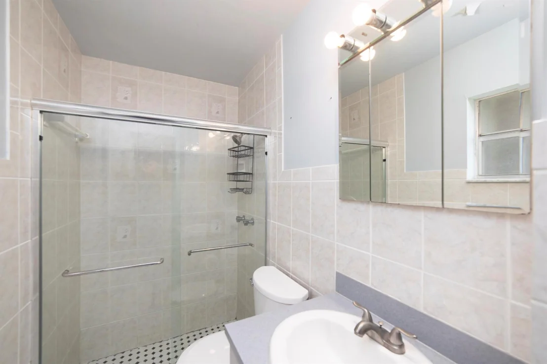Photo of 6008 Palm Drive