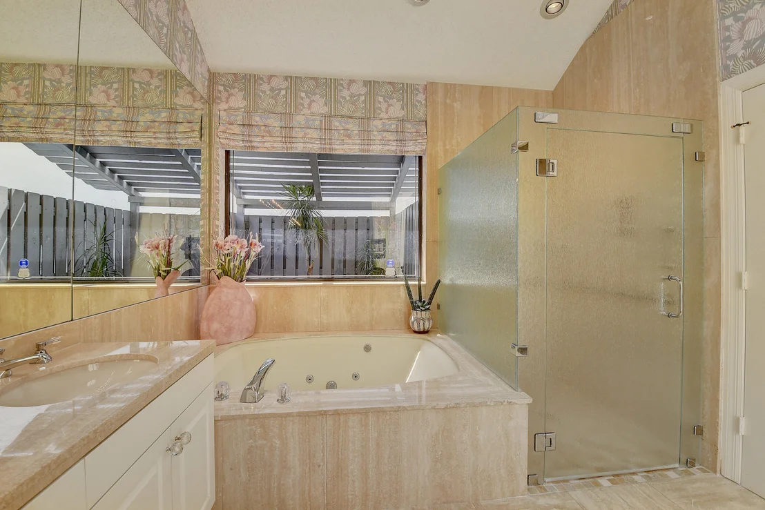 Photo of 7544 Rexford Road