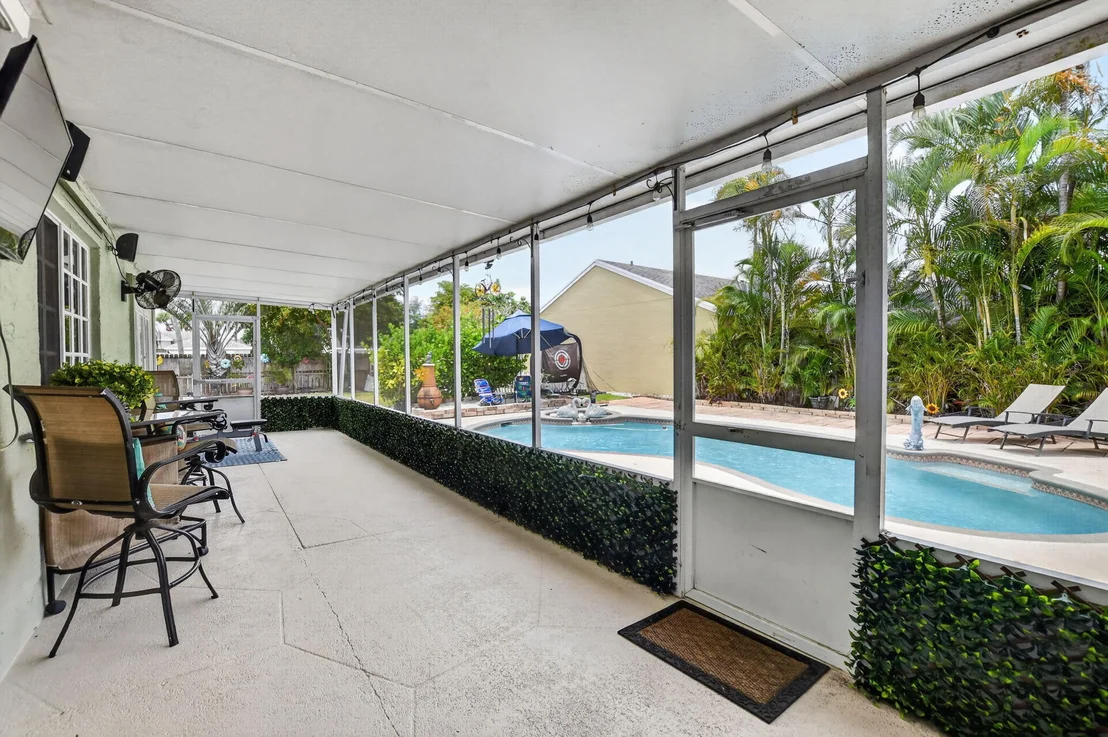 Photo of 9976 Robins Nest Road