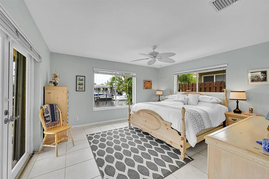 Photo of 920 SE 4th Avenue
