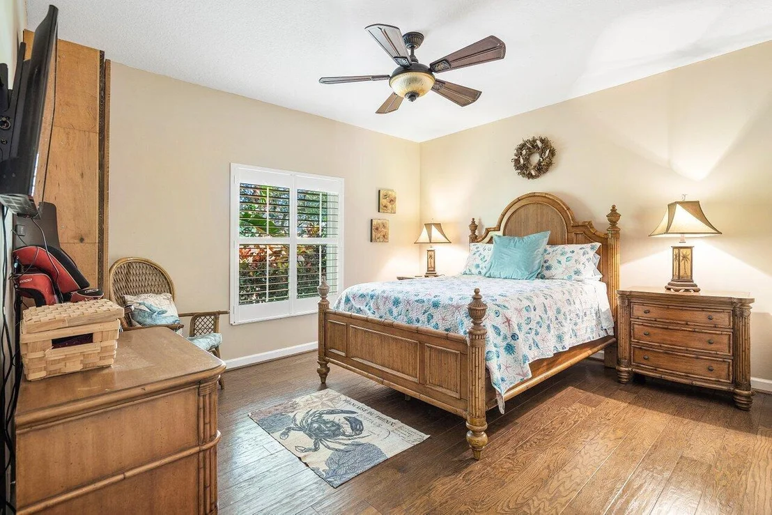 Photo of 18730 SE Lakeside Way