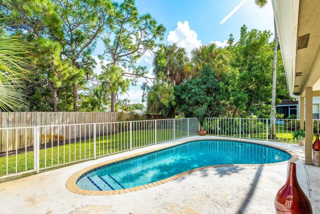 Photo of 4060 Sabal Lakes Road