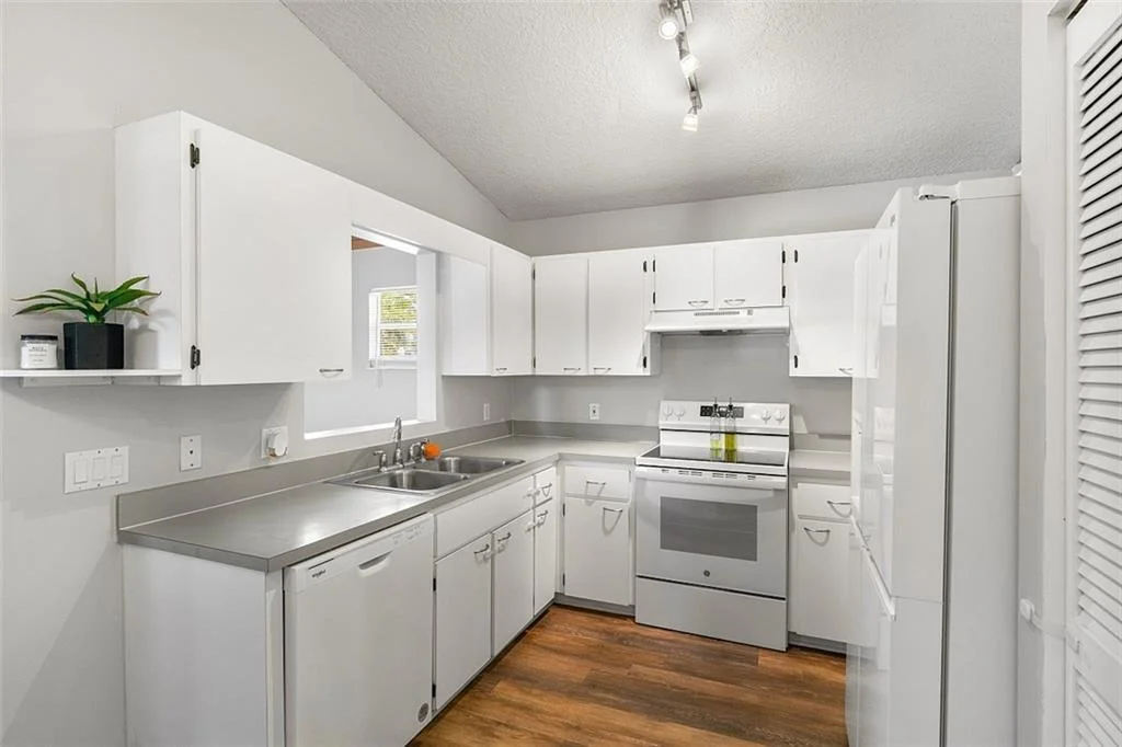Photo of 2946 1st Lane