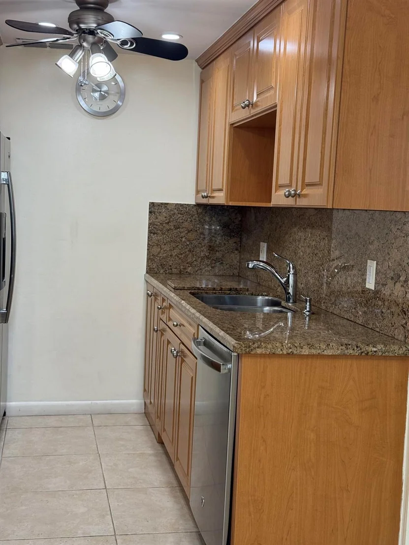 Photo of 2071 Exeter D