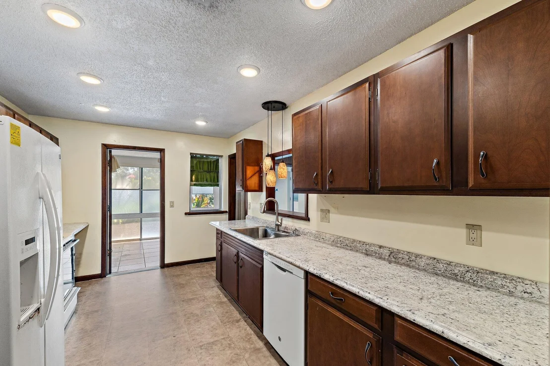 Photo of 1866 Len Drive